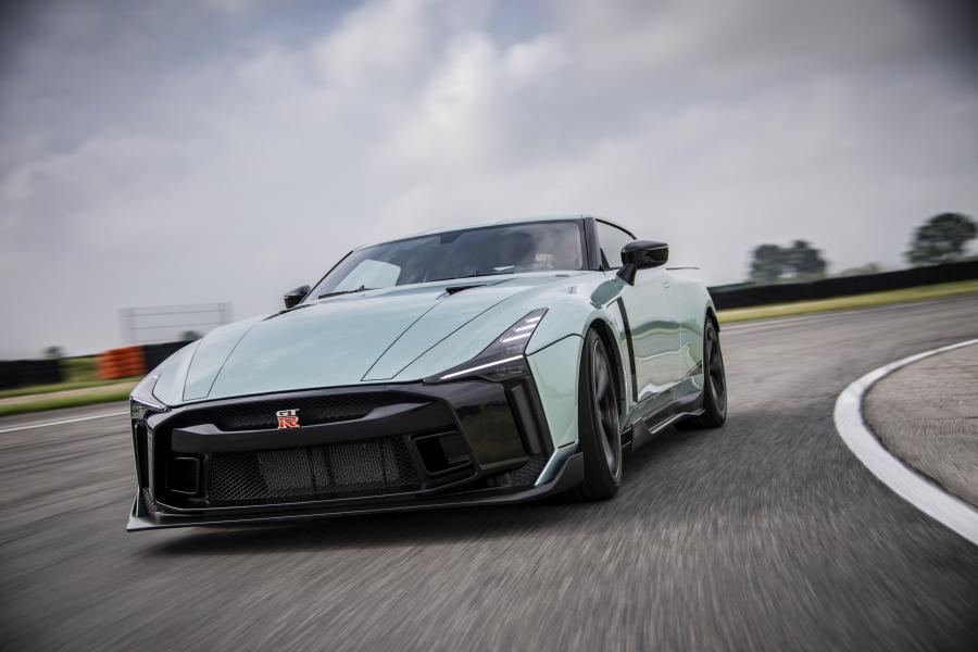  Nissan GT-R50 2019 года  (фото 32 из 52)